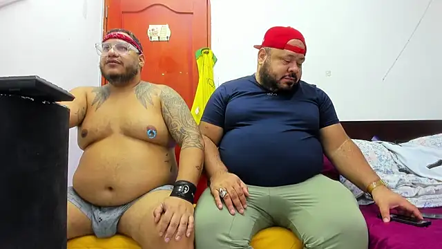 Snapshot of Latino_bigcock chatting on October 2025 10:53:02 PM Latino bigcock online show from October 2025 10:53:02 PM