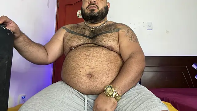Snapshot of Latino_bigcock chatting on October 2025 06:16:02 AM Latino bigcock online show from October 2025 06:16:02 AM