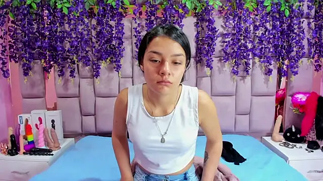 Snapshot of Bich_Anal_ chatting on January 2025 01:09:02 PM Bich Anal online show from January 2025 01:09:02 PM
