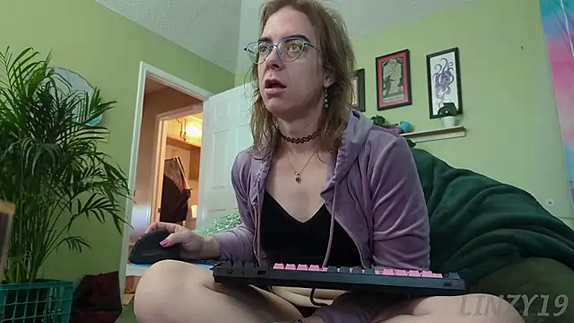 Linzy 19 online show from January 2026 02:33:02 PM