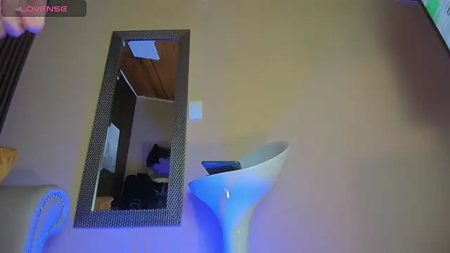 emily roberts1 online show from December 2024 03:38:02 AM