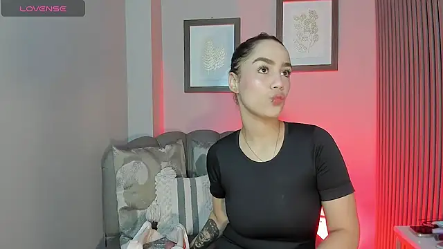 emily roberts1 online show from September 2025 01:16:01 PM