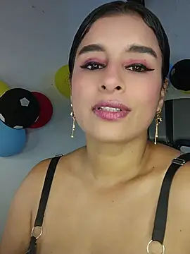 Snapshot of Alizon_1 chatting on June 2026 07:13:01 PM Alizon 1 online show from June 2026 07:13:01 PM