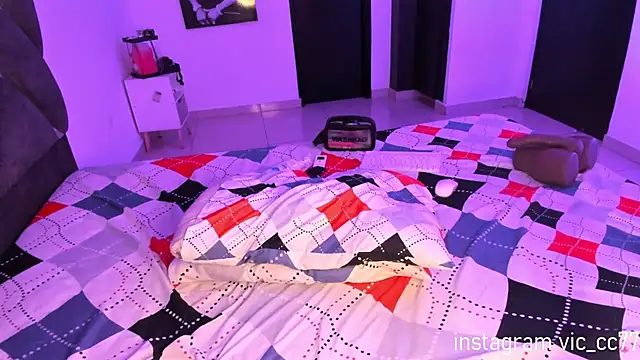 victoriamoon1 online show from April 2026 05:25:02 PM