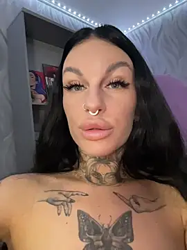 Snapshot of angel_devil_forever chatting on June 2026 08:33:01 PM angel devil forever online show from June 2026 08:33:01 PM