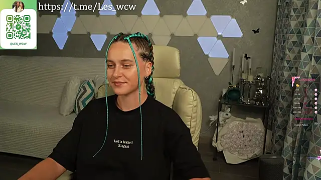 Snapshot of HarleyDeess chatting on October 2025 10:49:02 PM HarleyDeess online show from October 2025 10:49:02 PM