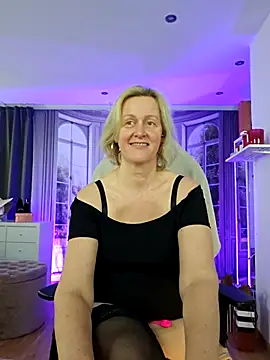 Snapshot of MarleneBloem chatting on April 2026 01:41:02 PM MarleneBloem online show from April 2026 01:41:02 PM