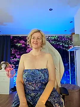 Snapshot of MarleneBloem chatting on May 2026 10:42:01 AM MarleneBloem online show from May 2026 10:42:01 AM