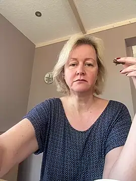 Snapshot of MarleneBloem chatting on May 2026 07:46:02 AM MarleneBloem online show from May 2026 07:46:02 AM