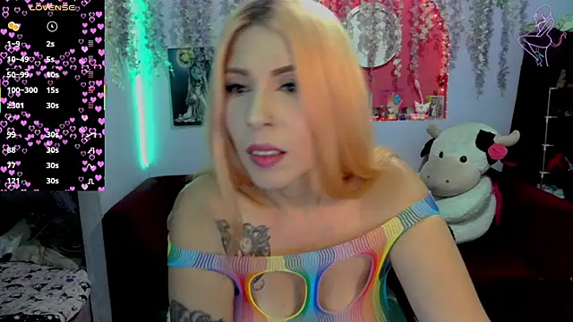 Snapshot of ValentinaMiller_ chatting on June 2026 08:51:01 PM ValentinaMiller online show from June 2026 08:51:01 PM