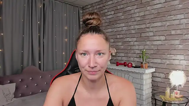 Snapshot of SarahCoksss chatting on May 2026 12:17:02 AM SarahCoksss online show from May 2026 12:17:02 AM