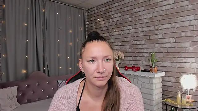 Snapshot of SarahCoksss chatting on May 2026 12:37:01 AM SarahCoksss online show from May 2026 12:37:01 AM