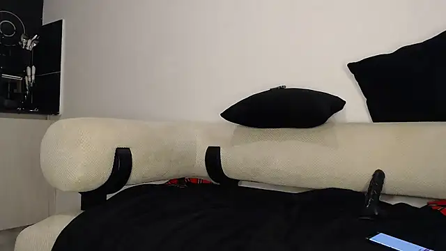 CurvyGlass online show from February 2026 12:48:02 AM