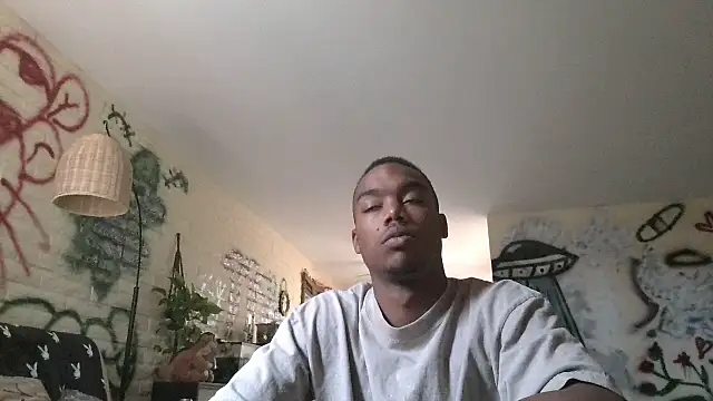 Snapshot of Shhhtrey0375 chatting on June 2026 07:45:02 PM Shhhtrey0375 online show from June 2026 07:45:02 PM