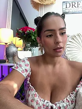 Mau White online show from January 2025 08:21:02 PM