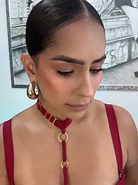 Mau White online show from October 2025 05:25:01 PM