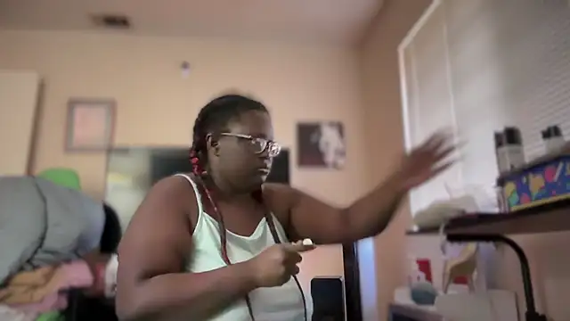 Yagurl  west online show from January 2025 11:11:01 PM