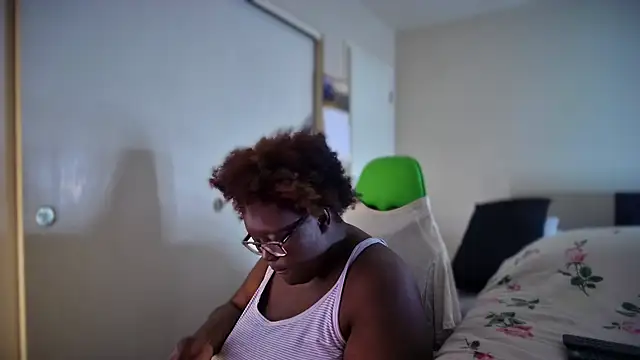 Yagurl  west online show from February 2026 04:16:02 AM