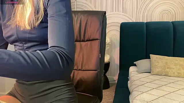 viviann evans online show from February 2026 01:00:02 AM