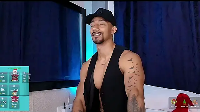 Snapshot of Manolo_Hot1 chatting on December 2024 02:44:01 PM Manolo Hot1 online show from December 2024 02:44:01 PM