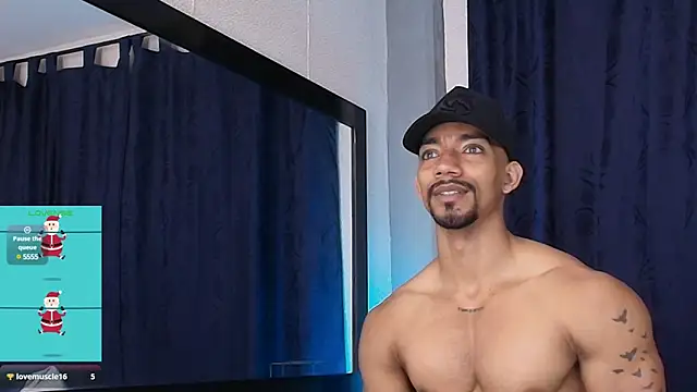 Snapshot of Manolo_Hot1 chatting on December 2024 04:25:02 PM Manolo Hot1 online show from December 2024 04:25:02 PM