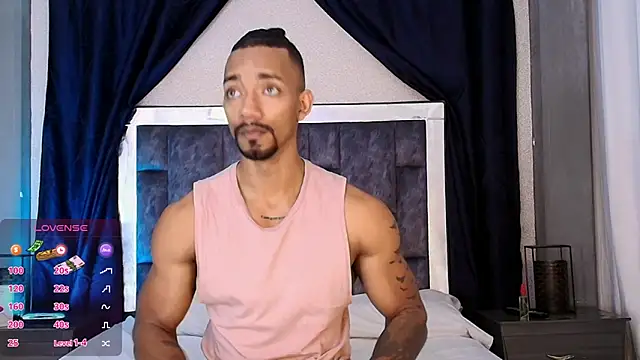 Snapshot of Manolo_Hot1 chatting on January 2025 02:13:01 PM Manolo Hot1 online show from January 2025 02:13:01 PM