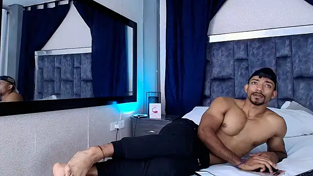 Snapshot of Manolo_Hot1 chatting on January 2025 03:38:01 PM Manolo Hot1 online show from January 2025 03:38:01 PM