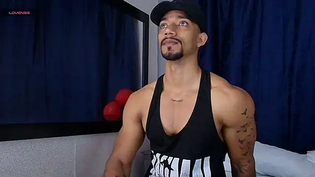 Snapshot of Manolo_Hot1 chatting on February 2025 02:13:01 PM Manolo Hot1 online show from February 2025 02:13:01 PM