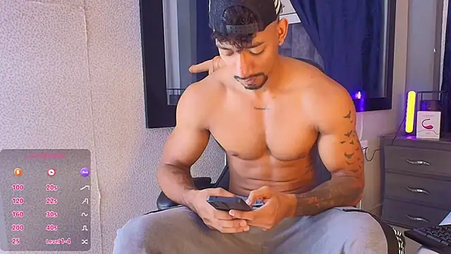 Snapshot of Manolo_Hot1 chatting on February 2025 02:46:01 PM Manolo Hot1 online show from February 2025 02:46:01 PM