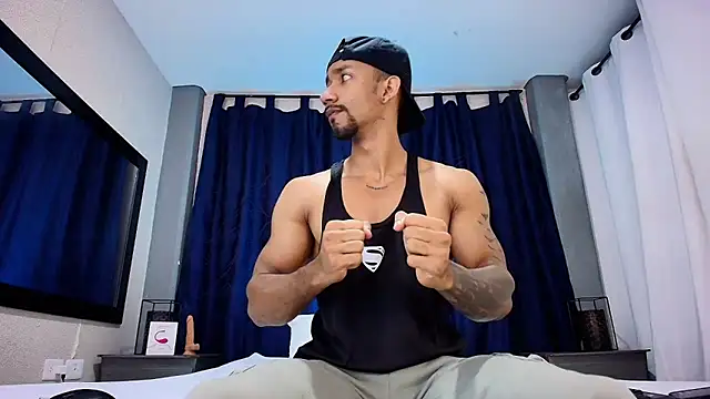 Snapshot of Manolo_Hot1 chatting on February 2025 02:53:01 PM Manolo Hot1 online show from February 2025 02:53:01 PM