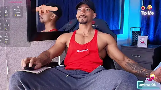 Snapshot of Manolo_Hot1 chatting on March 2025 02:32:02 PM Manolo Hot1 online show from March 2025 02:32:02 PM