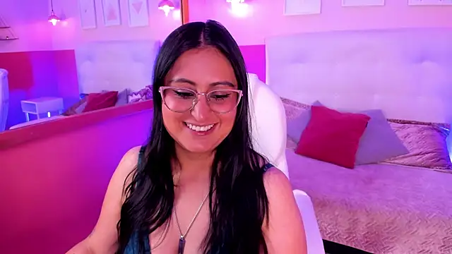 Snapshot of Amber_gold_ chatting on June 2026 03:23:02 AM Amber gold online show from June 2026 03:23:02 AM