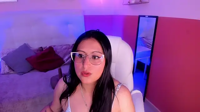 Snapshot of Amber_gold_ chatting on June 2026 01:32:02 AM Amber gold online show from June 2026 01:32:02 AM