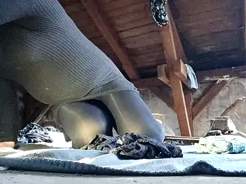 mikostriper online show from April 2026 04:15:01 AM