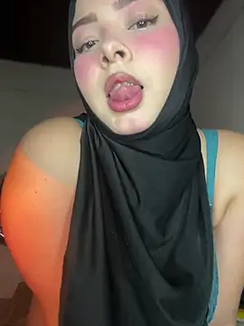 Snapshot of aneesa_darzi chatting on March 2025 04:53:01 PM aneesa darzi online show from March 2025 04:53:01 PM