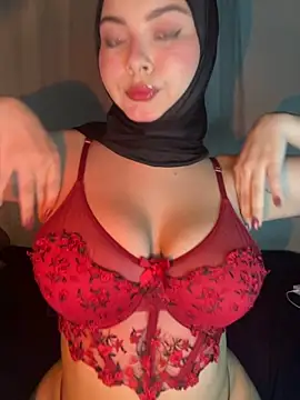 Snapshot of aneesa_darzi chatting on October 2025 10:30:01 PM aneesa darzi online show from October 2025 10:30:01 PM