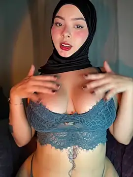 Snapshot of aneesa_darzi chatting on October 2025 11:05:01 PM aneesa darzi online show from October 2025 11:05:01 PM