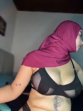 Snapshot of aneesa_darzi chatting on May 2026 11:03:02 PM aneesa darzi online show from May 2026 11:03:02 PM