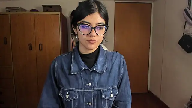 Snapshot of valerie__skyy chatting on December 2024 02:44:02 AM valerie skyy online show from December 2024 02:44:02 AM