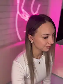 Snapshot of MiaMinx chatting on December 2024 01:32:02 AM MiaMinx online show from December 2024 01:32:02 AM