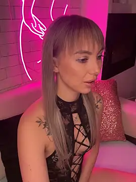 Snapshot of MiaMinx chatting on December 2024 10:41:02 PM MiaMinx online show from December 2024 10:41:02 PM