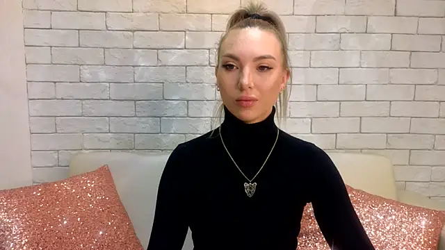 Snapshot of MiaMinx chatting on February 2025 10:45:01 PM MiaMinx online show from February 2025 10:45:01 PM