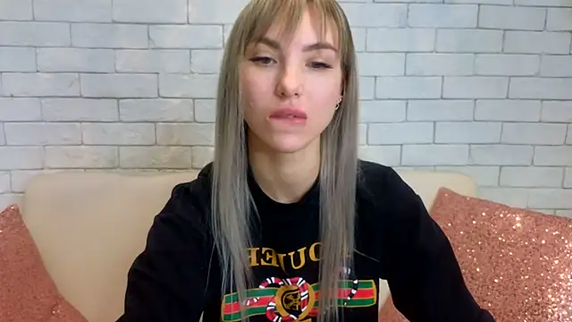 Snapshot of MiaMinx chatting on February 2025 01:52:02 AM MiaMinx online show from February 2025 01:52:02 AM