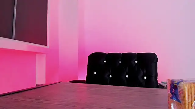 Mialenox online show from February 2025 01:33:01 AM