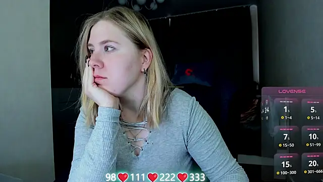 Snapshot of Olivia_Munk chatting on June 2026 04:04:02 AM Olivia Munk online show from June 2026 04:04:02 AM