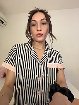 Snapshot of MichelleFerry_ chatting on May 2026 03:04:02 AM MichelleFerry online show from May 2026 03:04:02 AM