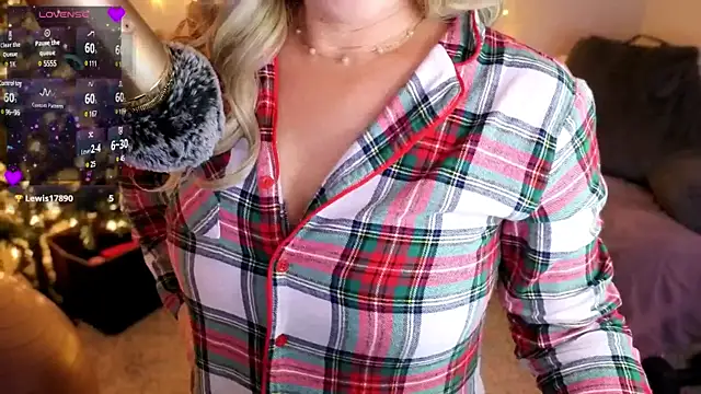 lovejulietxo online show from December 2024 12:13:02 PM