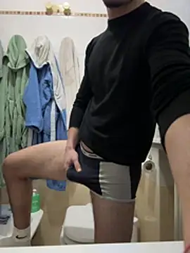 Snapshot of giovanni5281 chatting on February 2026 04:02:02 PM giovanni5281 online show from February 2026 04:02:02 PM