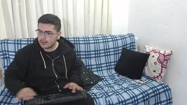 Snapshot of luxury_sex_17 chatting on January 2025 12:33:01 AM luxury sex 17 online show from January 2025 12:33:01 AM