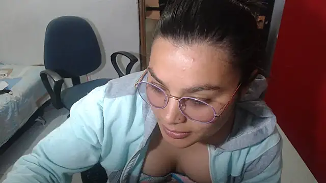 Snapshot of luxury_sex_17 chatting on February 2025 12:27:02 AM luxury sex 17 online show from February 2025 12:27:02 AM